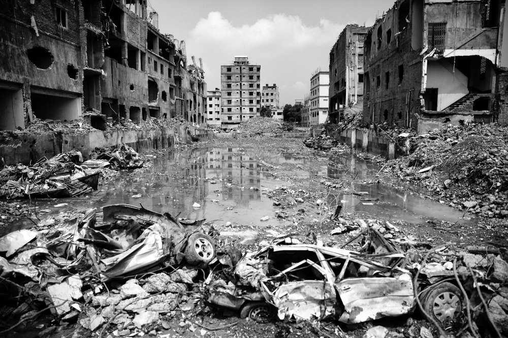 Under the rubble - The empty grounds of the Rana Plaza. On 24 April 2013, an...