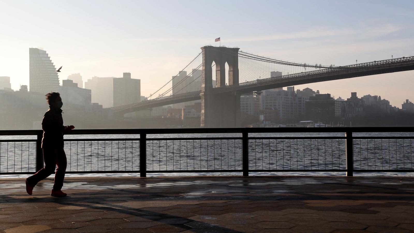 Manhattan Bridge, Brooklyn Bridge | Buy this image