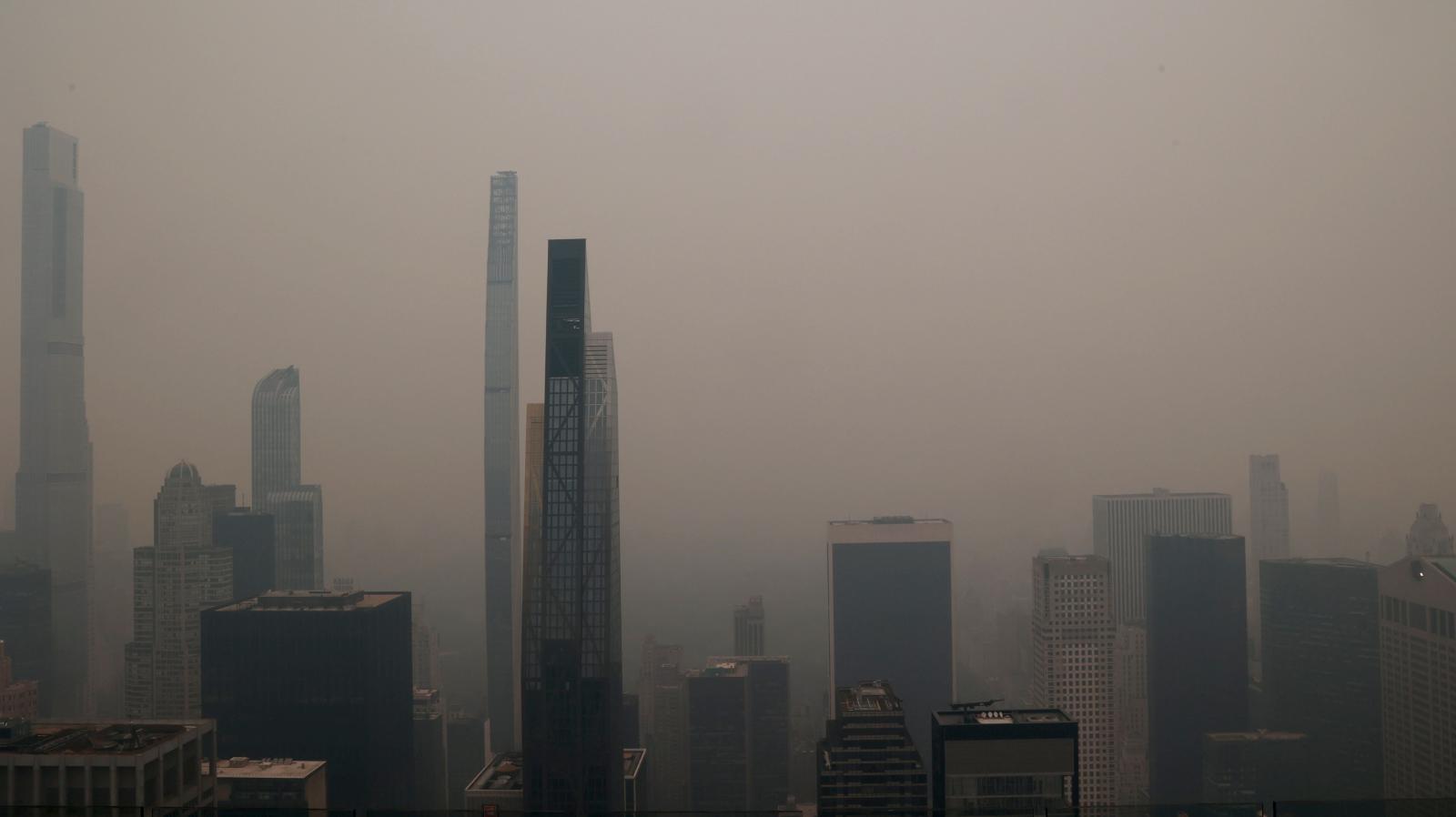 New York City enveloped by Canadian wildfires smoke