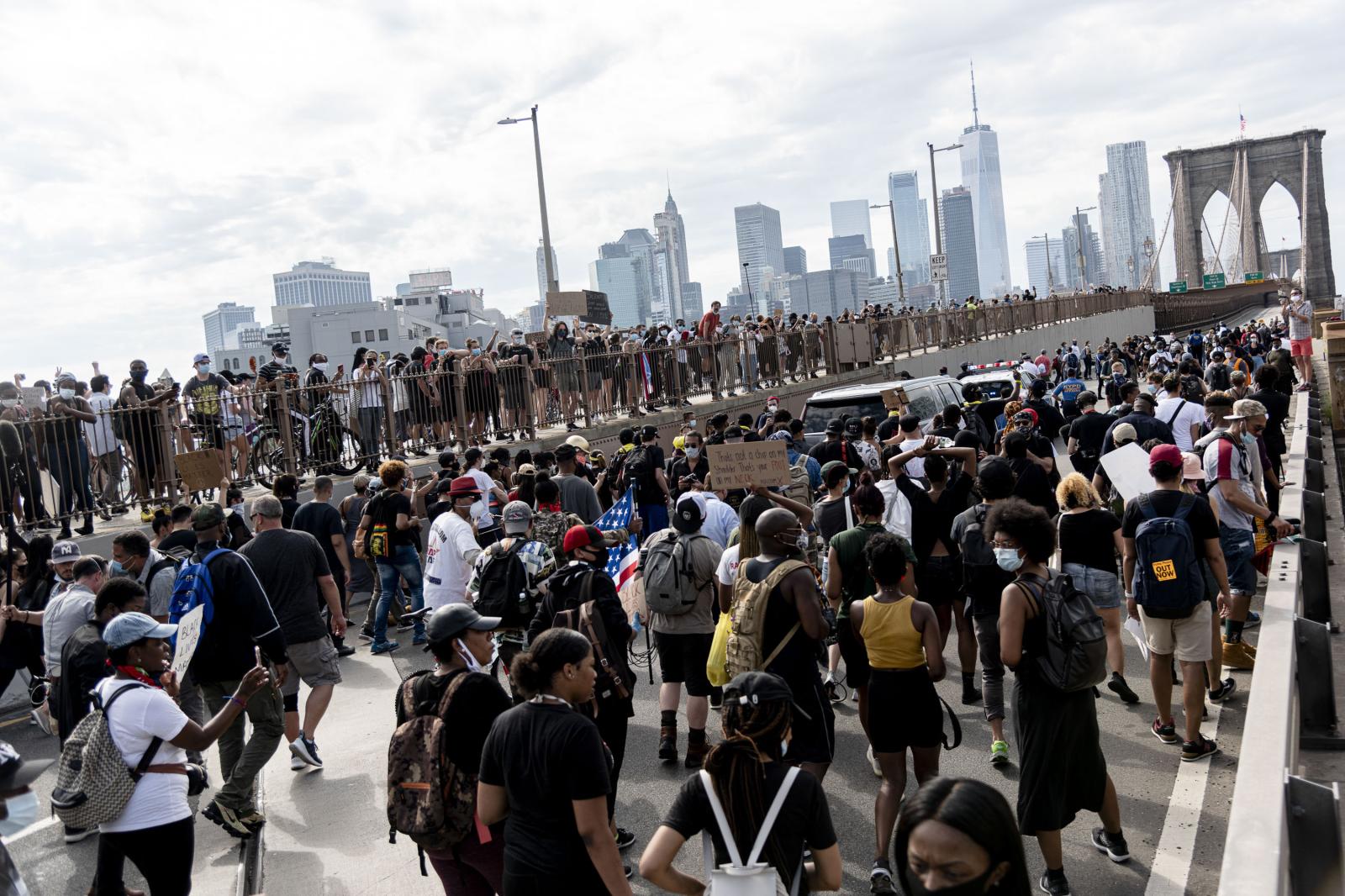 Image from NYC: MidiaNinja - Thousands of protesters marched peacefully in the company...
