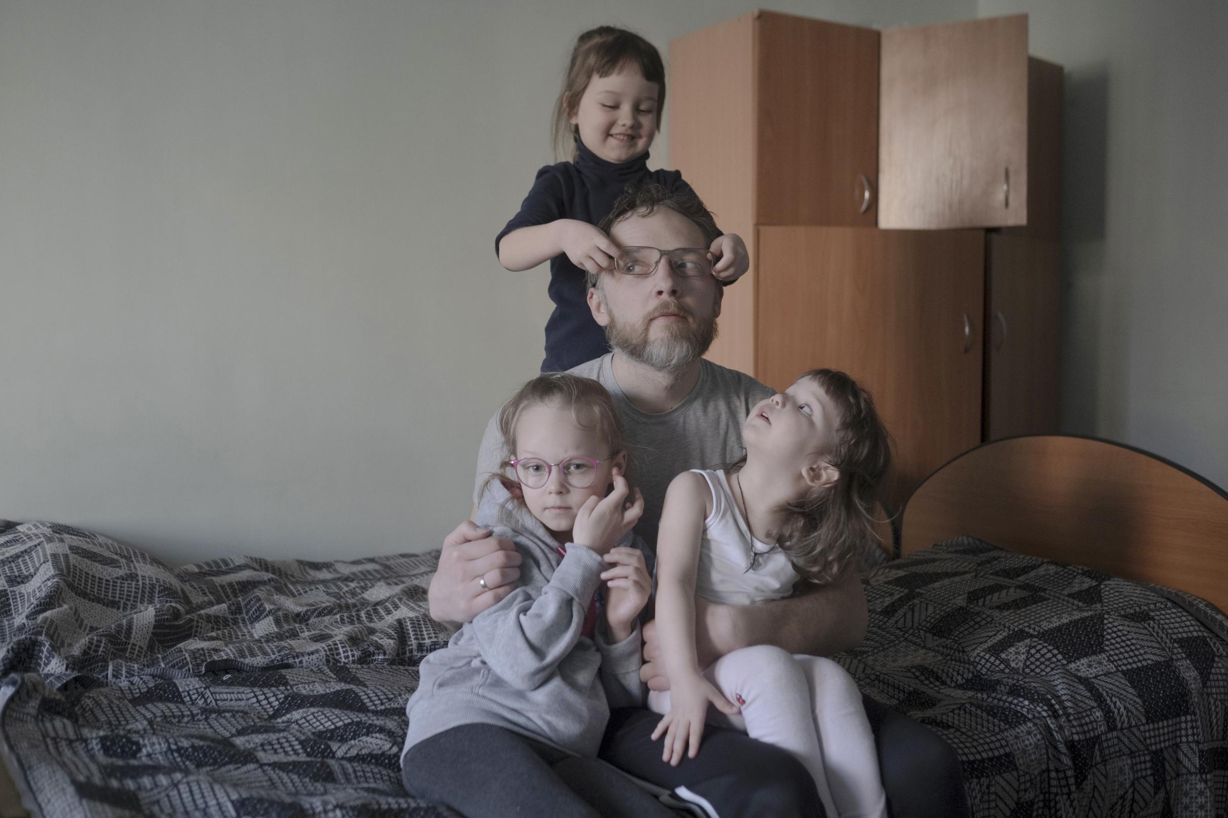 Migration crisis in Moldova - Sasha (38) with children, Odessa  “We made the final...
