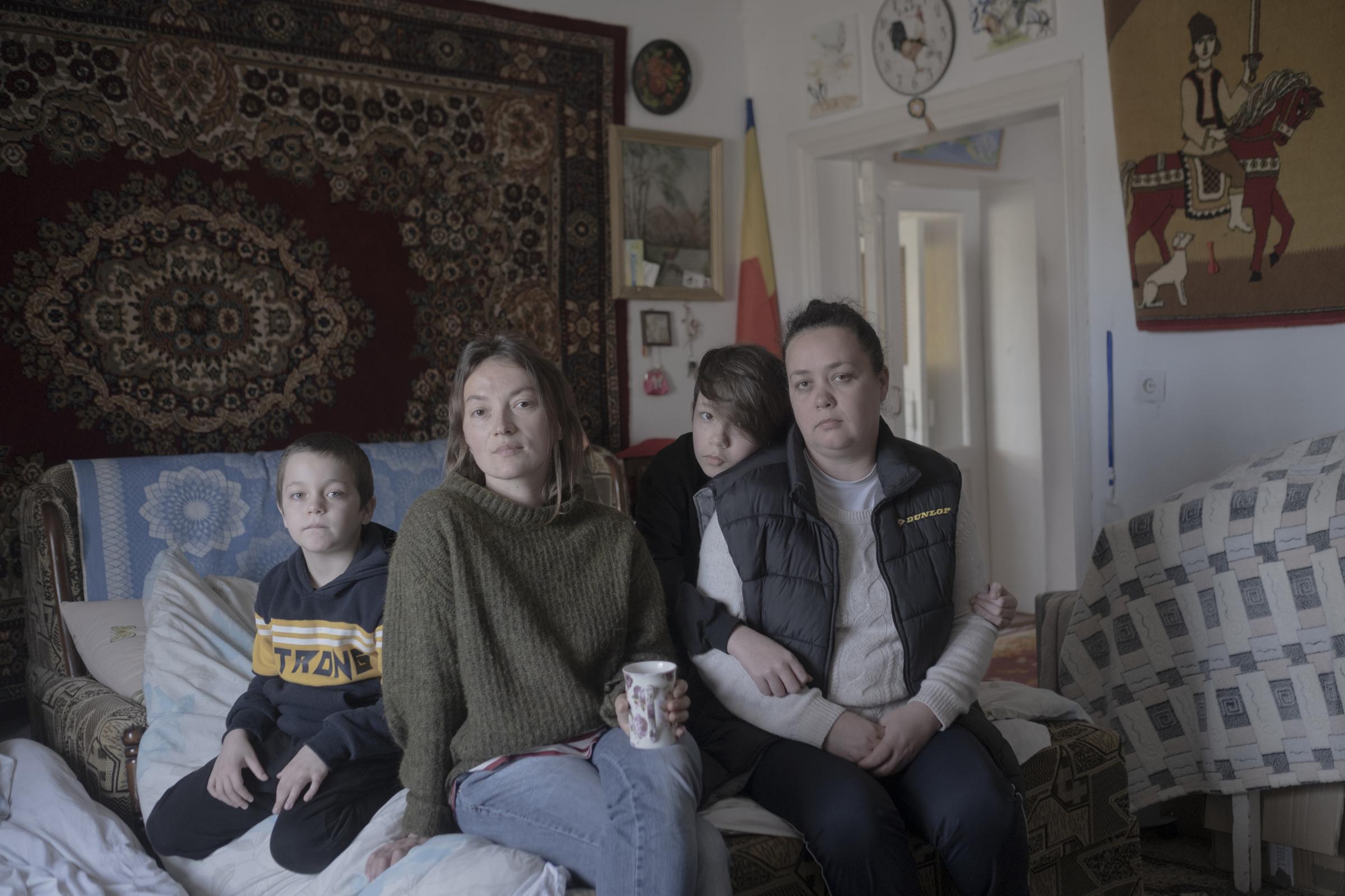 Moldovans who sheltered Ukrainian refugees at home - Nastya with Veronica, Yarik and Danya.    