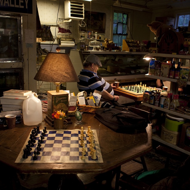 Art and Documentary Photography - Loading 04laurenhermele_thelaststop.jpg