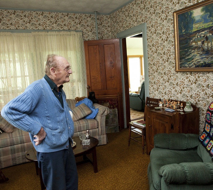 Art and Documentary Photography - Loading 11laurenhermele_thelaststop.jpg