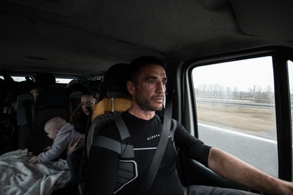 Przemsyl - Milan - From Milan to refugee centers in Poland on the border with Ukraine - Gianni despite being a sportsman is very tired. The journey was long and it's not over yet....
