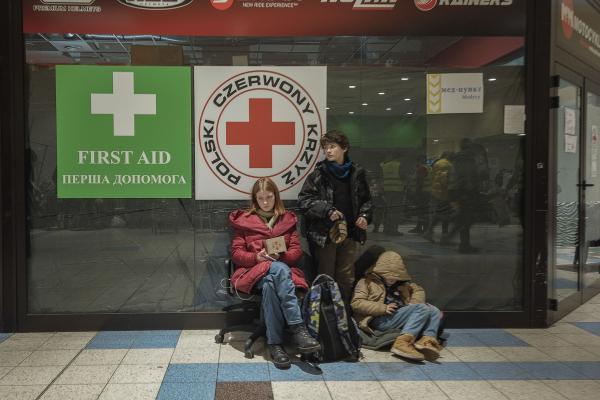Przemsyl - Milan - From Milan to refugee centers in Poland on the border with Ukraine - Young people waiting at the Przemyśl reception center ____ Dei ragazzi in attesa al centro...