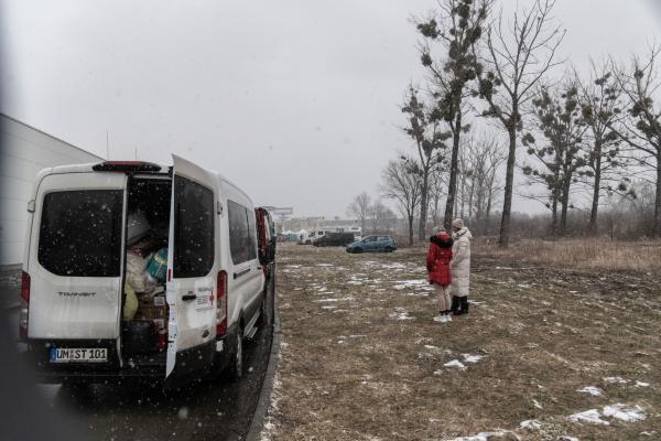 Przemsyl - Milan - From Milan to refugee centers in Poland on the border with Ukraine - German volunteers waiting to unload aid at the Przemysl shopping center Volontari tedeschi in...