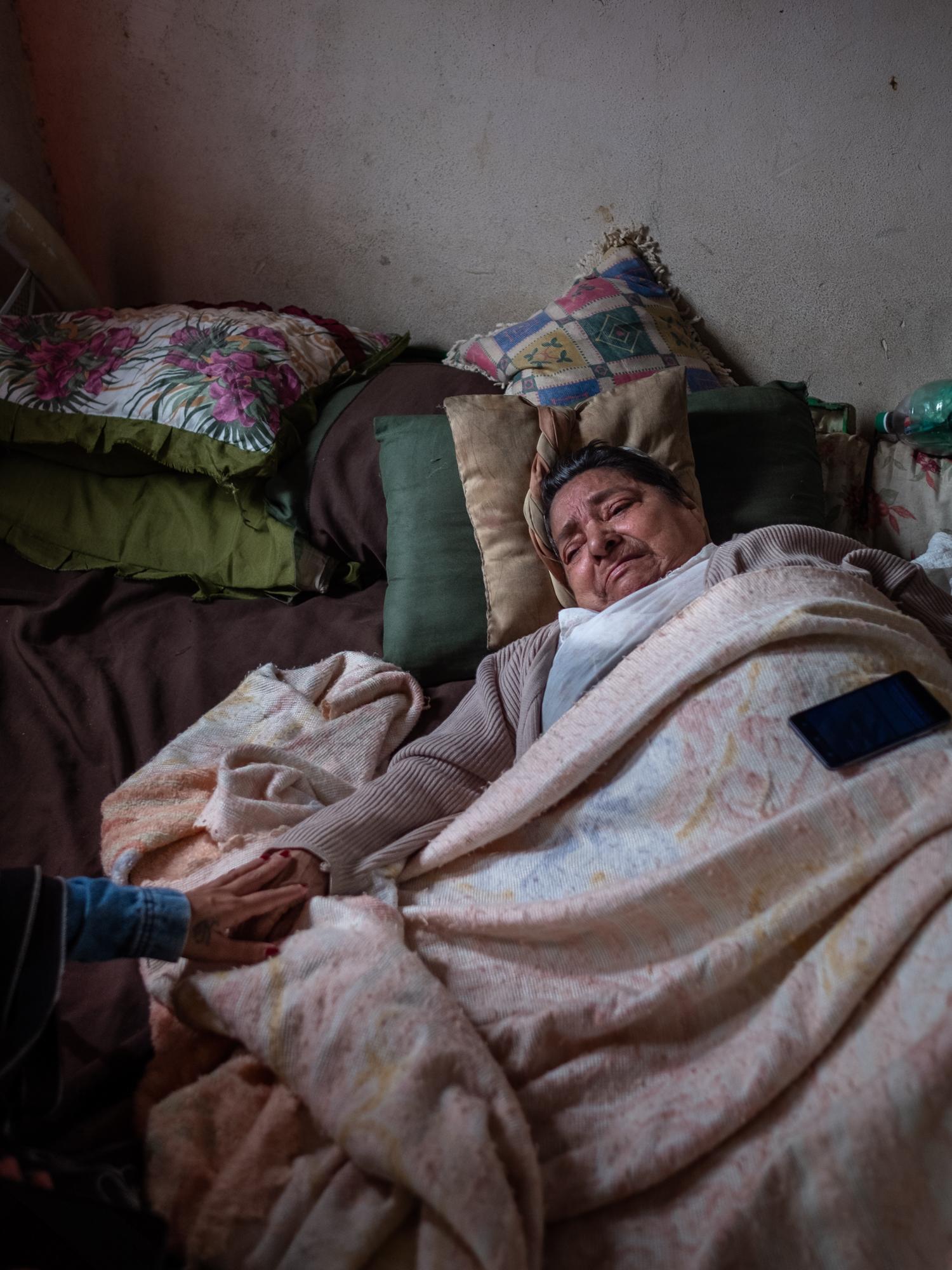 Nós por Nós - Maria da Luz Silva, 73, is bedridden in her home in the...