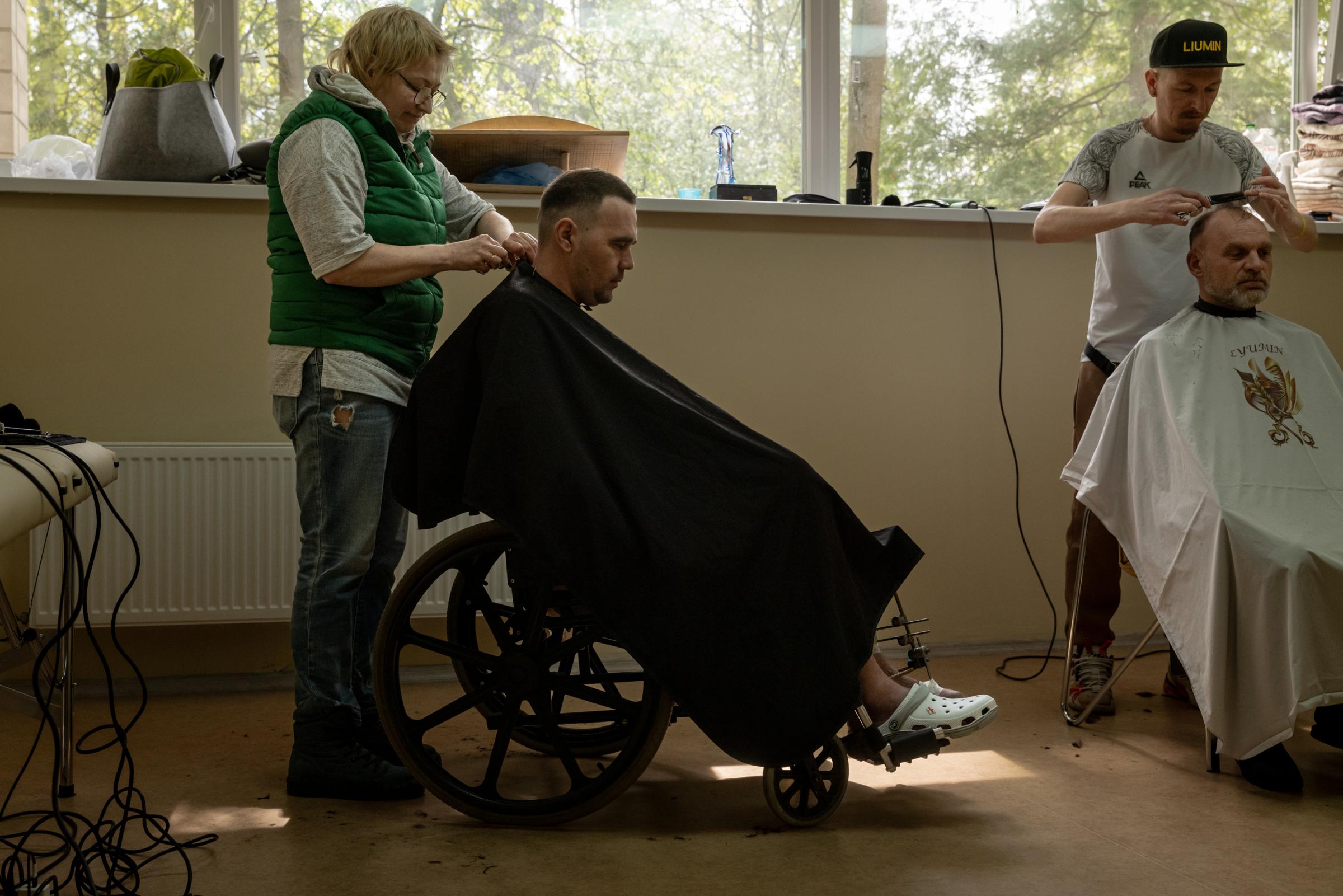 The Hidden Trauma of Ukraine's Soldiers - Even a haircut is seen at the hospital as therapeutic,...