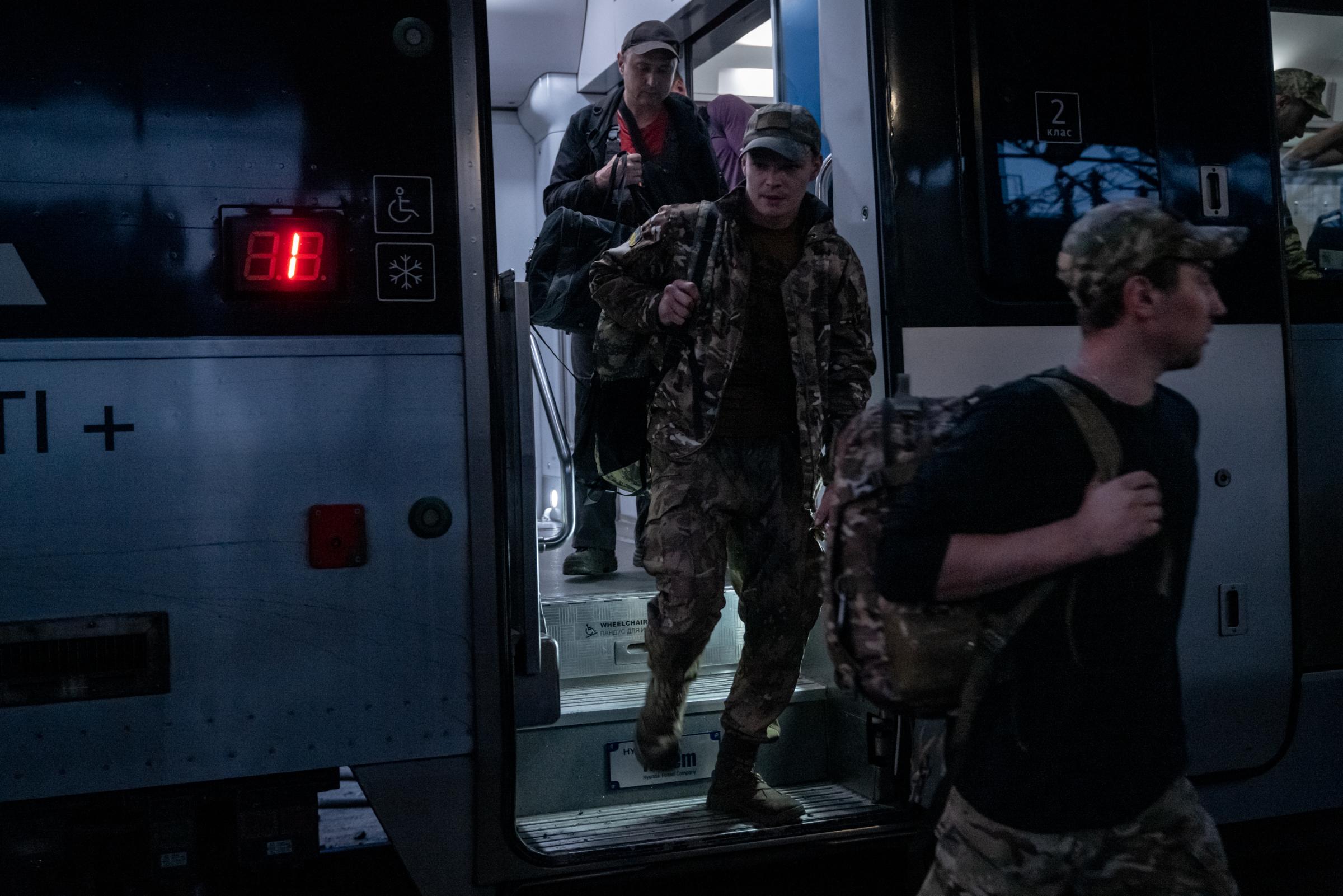 The Hidden Trauma of Ukraine's Soldiers - Ukrainian soldiers returning from the country’s...