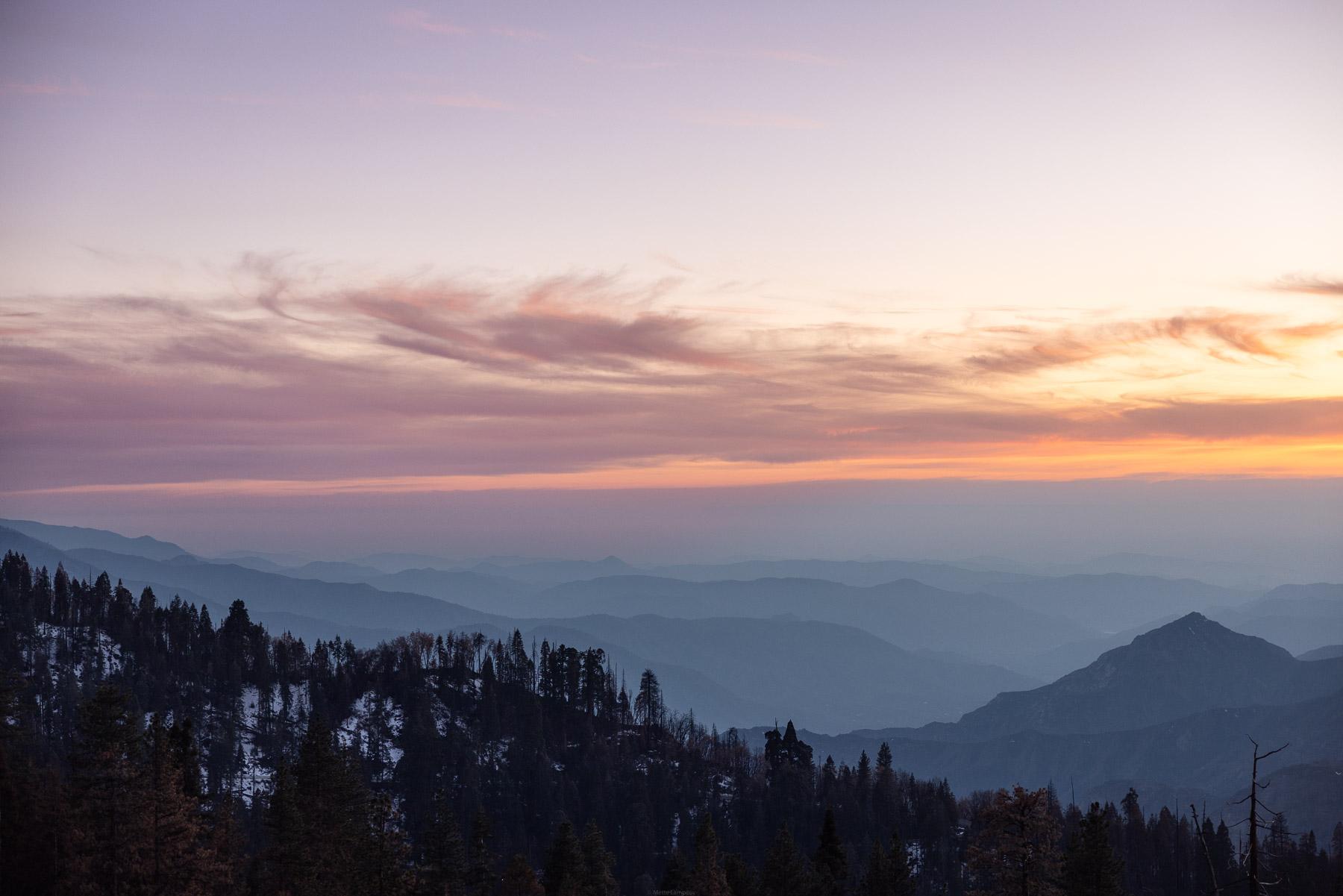 - Sequoia, a year in a burning forest - The sunset over Sequioa Natinal Park and the foot hills...