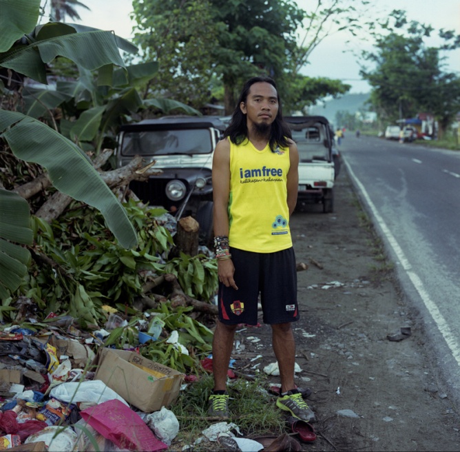 Rayneil Caminong (27), a civil ...06, 2014 Tacloban, Philippines.