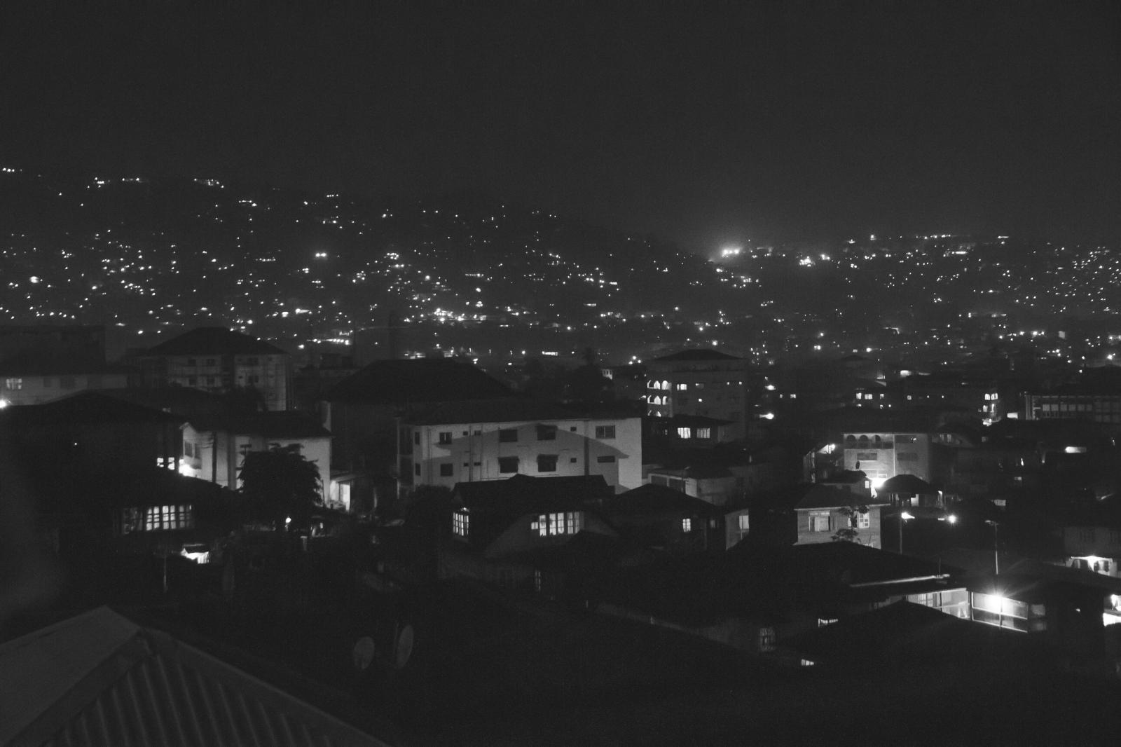 Sierra Leona, Freetown de noche,