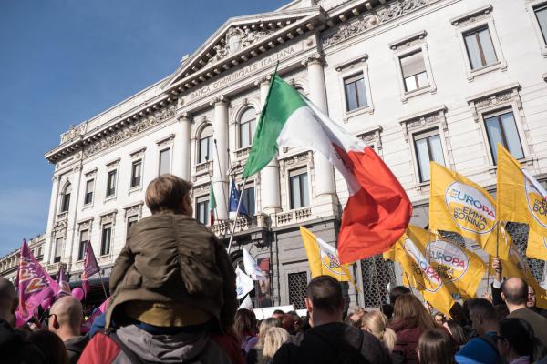 Articles - “Giù le mani dai nostri figli e figlie!” Presidio a Milano contro le discriminazioni