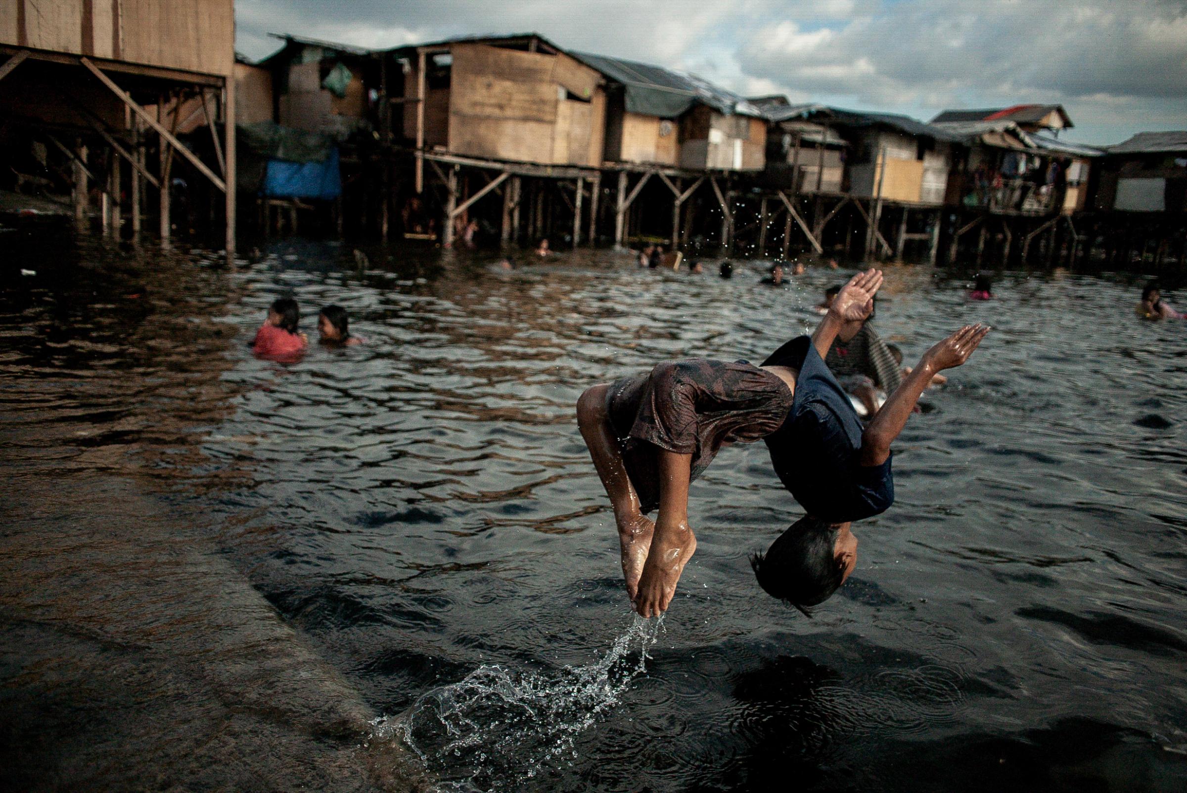 PHOTOGRAPHS - Poverty In Manila2/17/12...