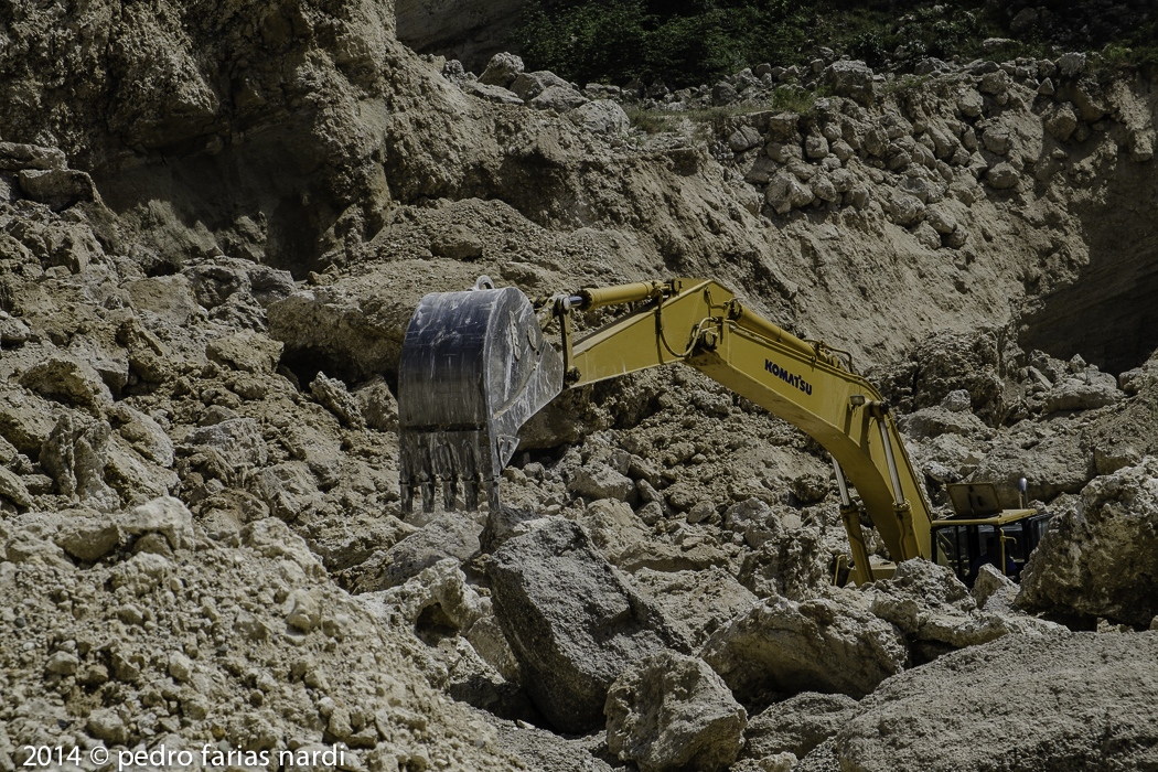 Sand, Diesel & Sweat: A quarry in Nigua