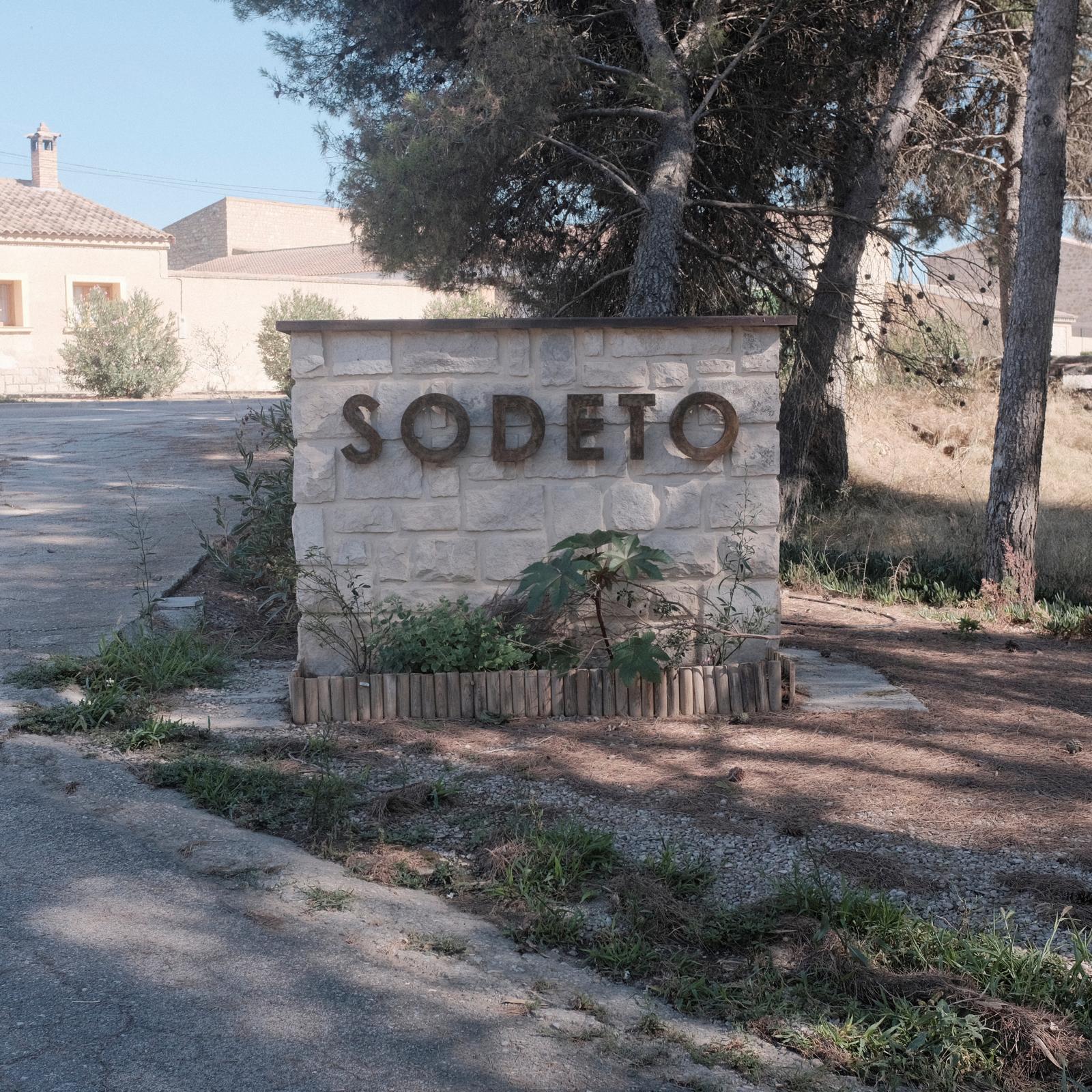 Spanish Settlers - The signal in the entry of Sodeto (Huesca) a settlers...