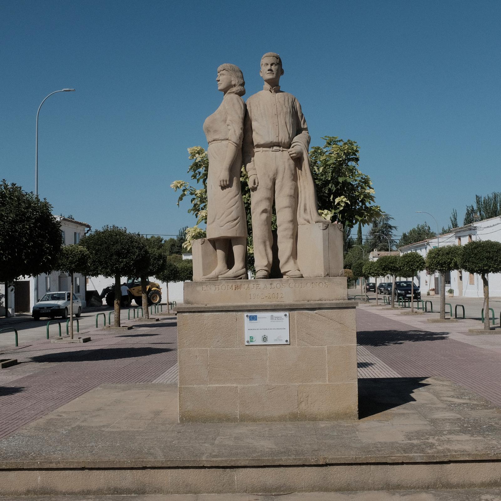 Spanish Settlers - A statue in memory of the first settlers in Figarol...