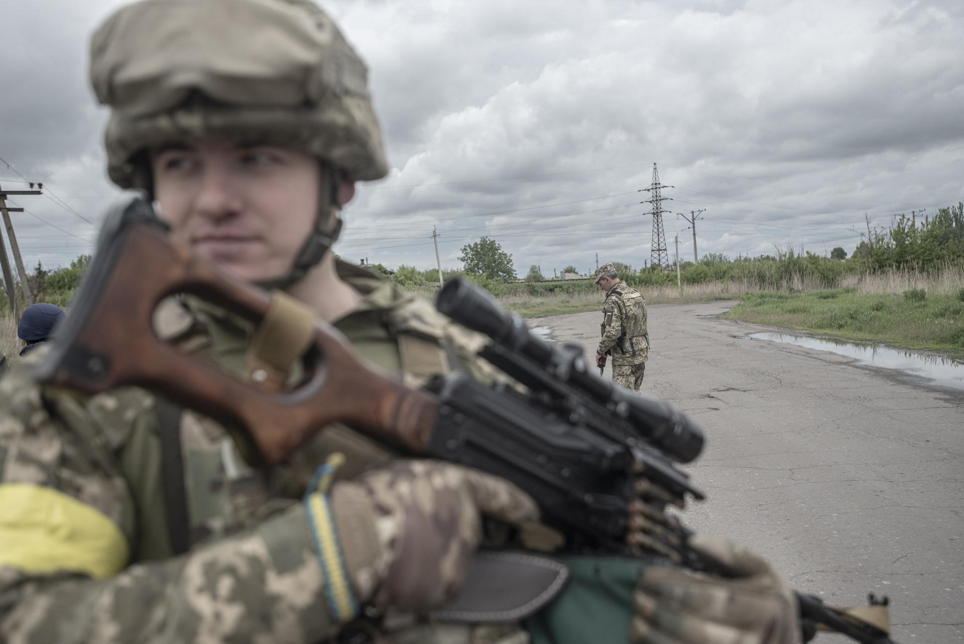Portfolio Ukraine - Two soldiers in Kramatorks frontline. Saturday 14th of...