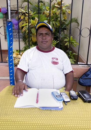  Edgar Rueda, participant in La Boquilla project, by Roger Triana / 2005 