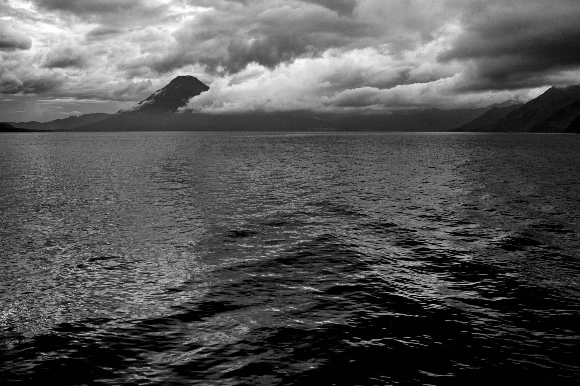 Deep dark water and ancient vo...&aacute;n. Guatemala. 2019 