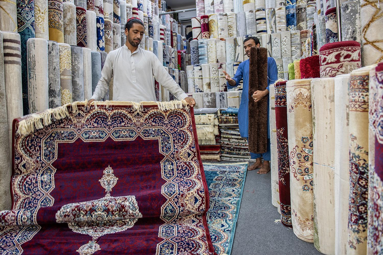 Threads of Tradition: Portraits and Stories at Abu Dhabi's Carpet Souk