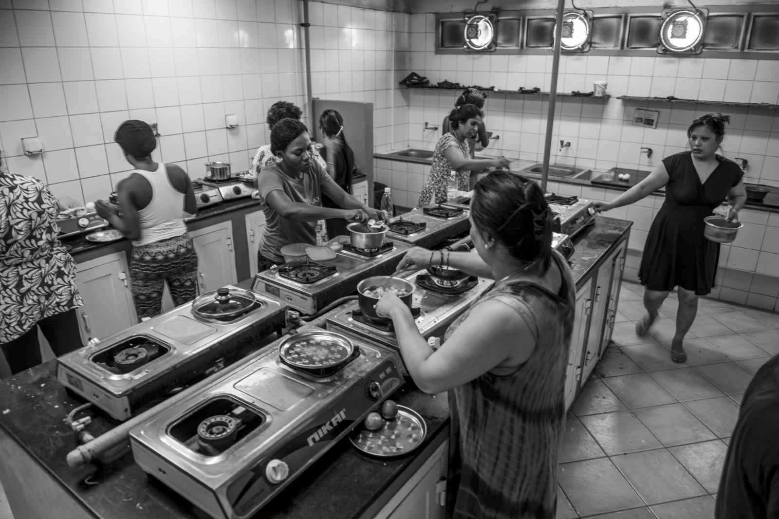 Sri Lankan Economic Crisis: Women Domestic Workers Migrate to the UAE - Ongoing