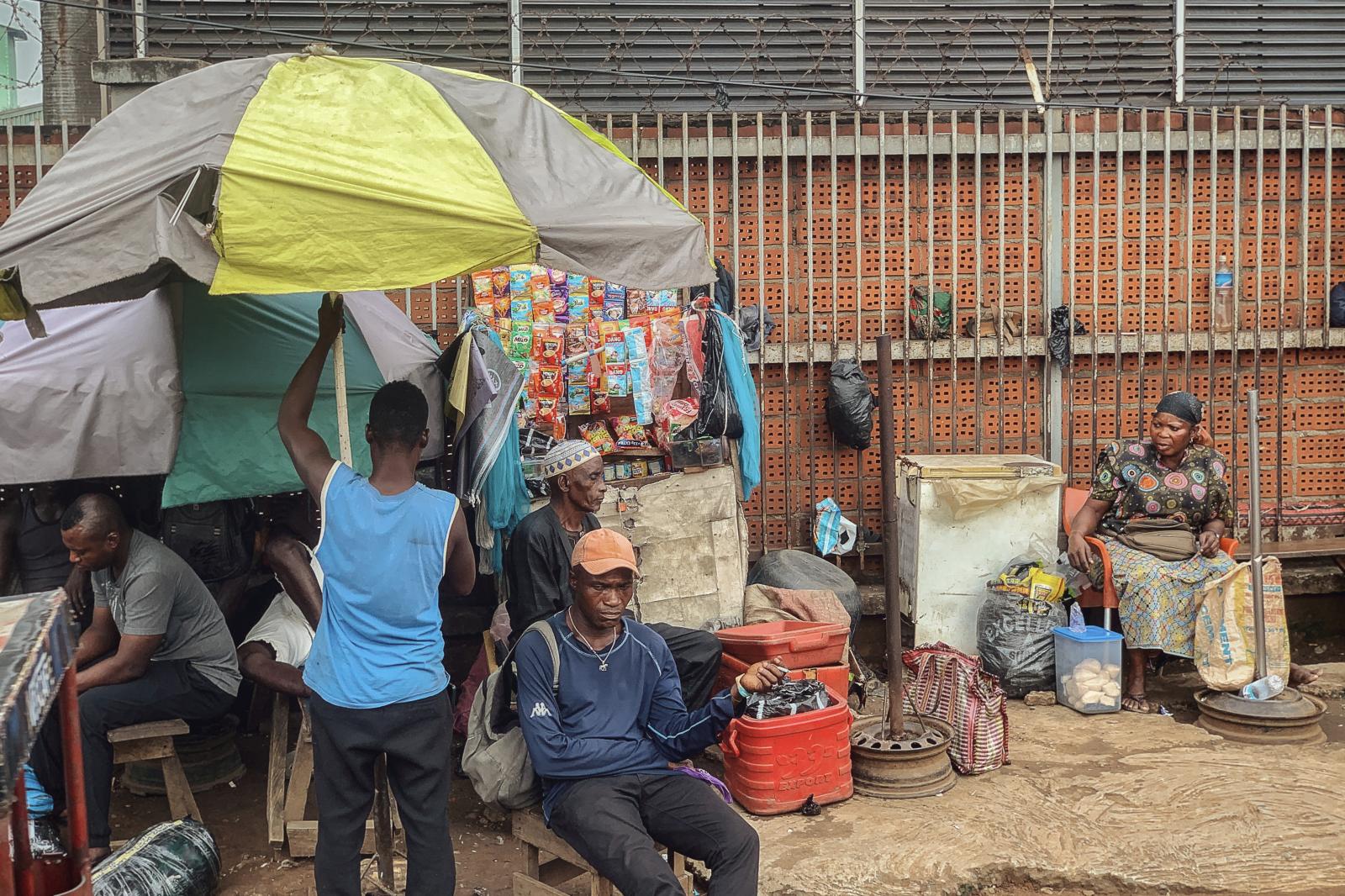 LagosLivesOn: A journalist's journey through street photography 