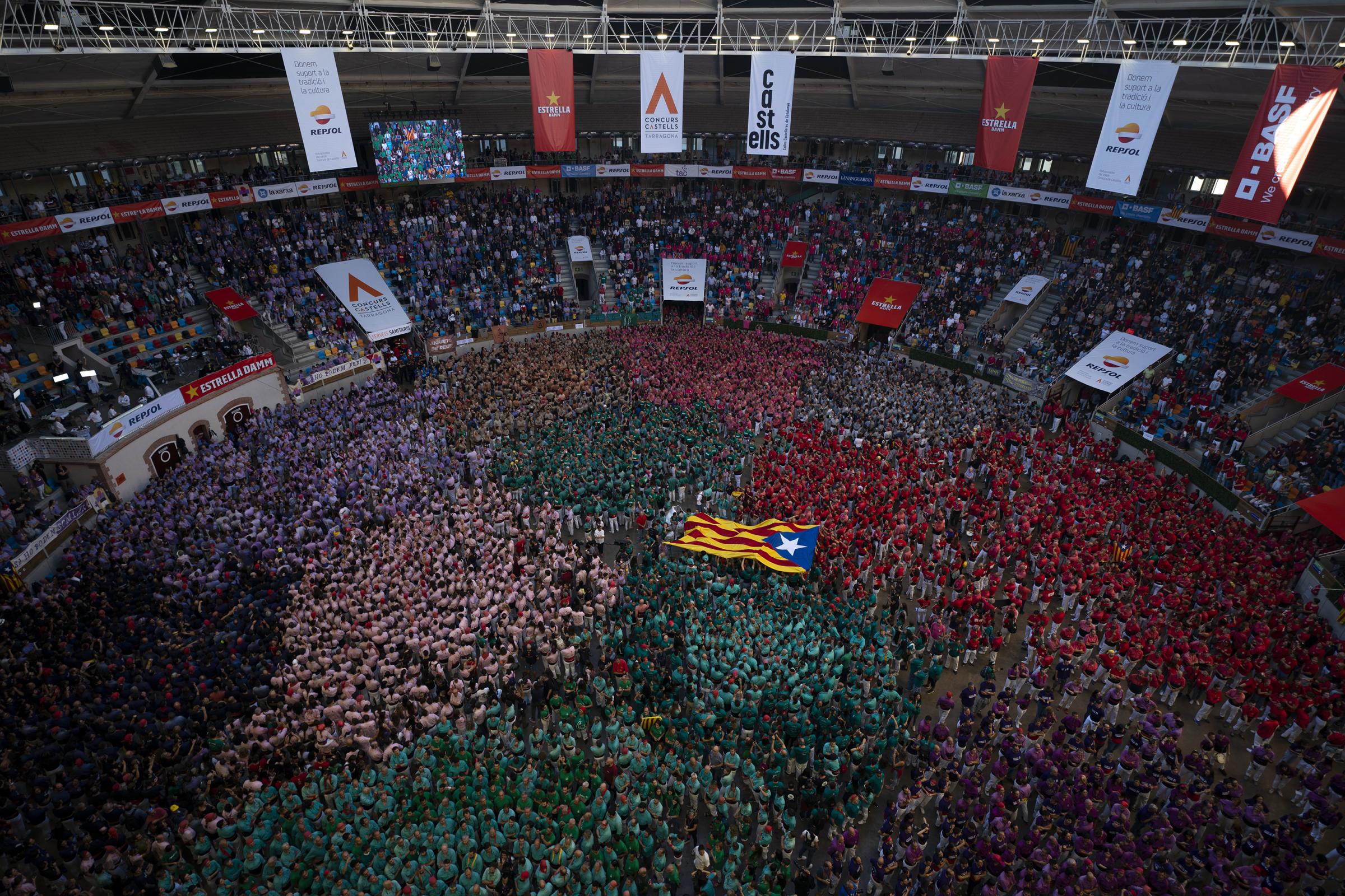 Catalan Human Towers Contest - Castellers hold ‘’independence flags or...