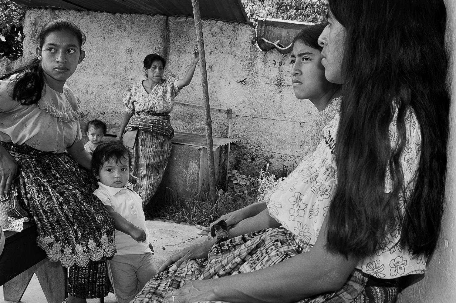 Maya Healers Photos -  Villagers waiting to be seen by a healer in San Pedro 