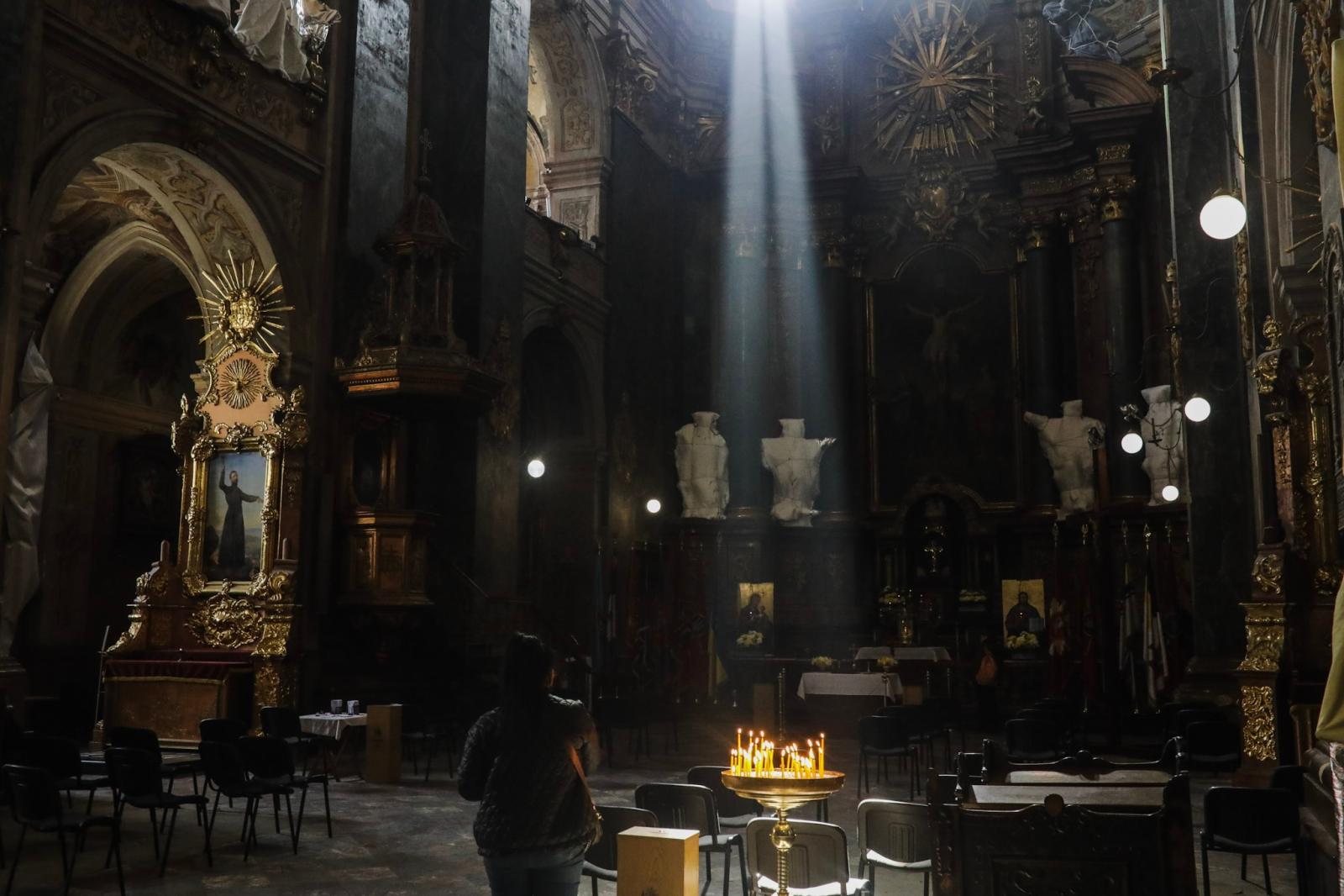 Anadolu/Getty - Easter gathering at Saints Peter and Paul Church in Lviv amid Russian attacks -   