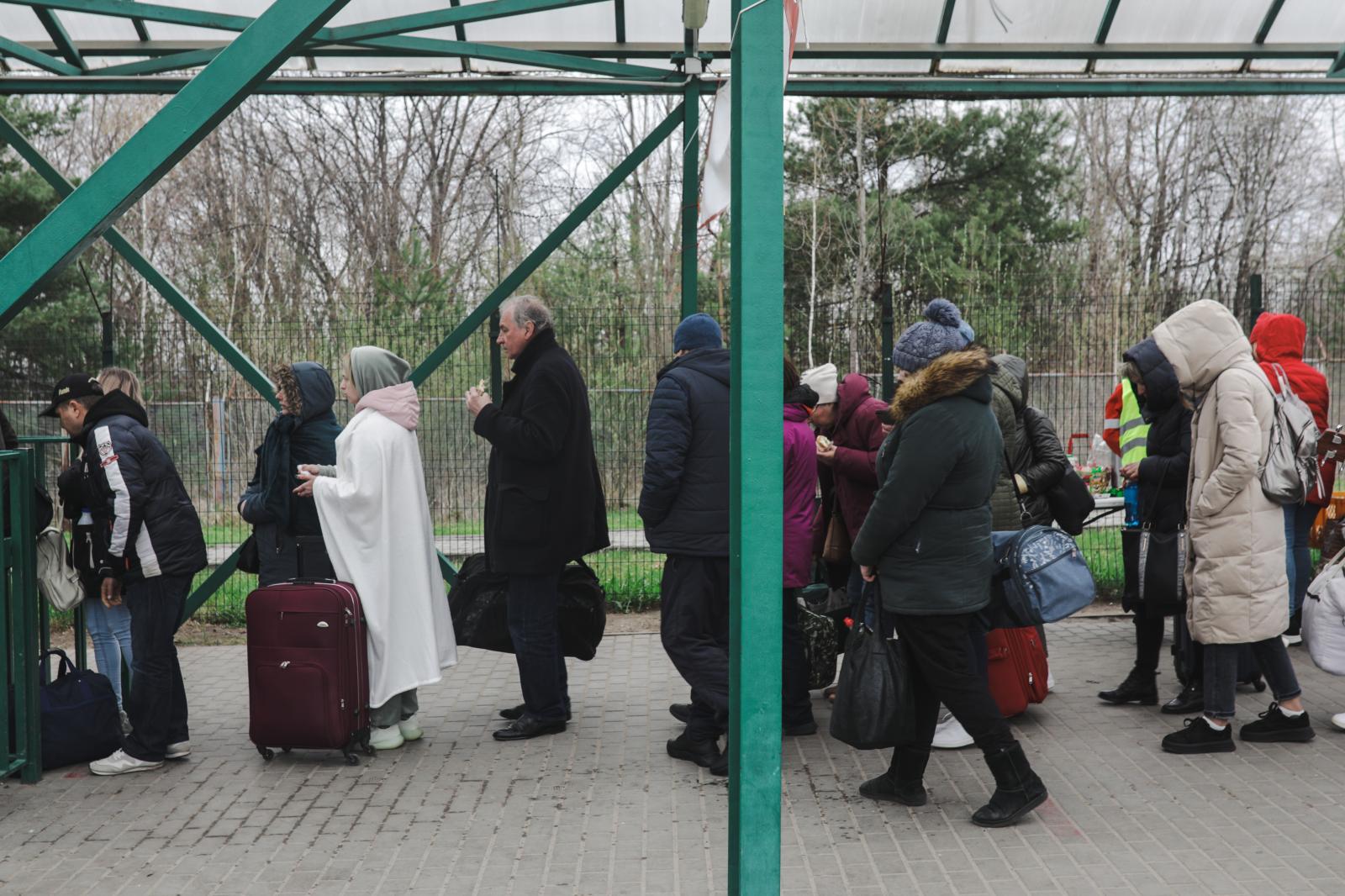 Anadolu/Getty - Russian attacks on Ukraine - Ukranian's refugees leave their loved ones on April 21,...