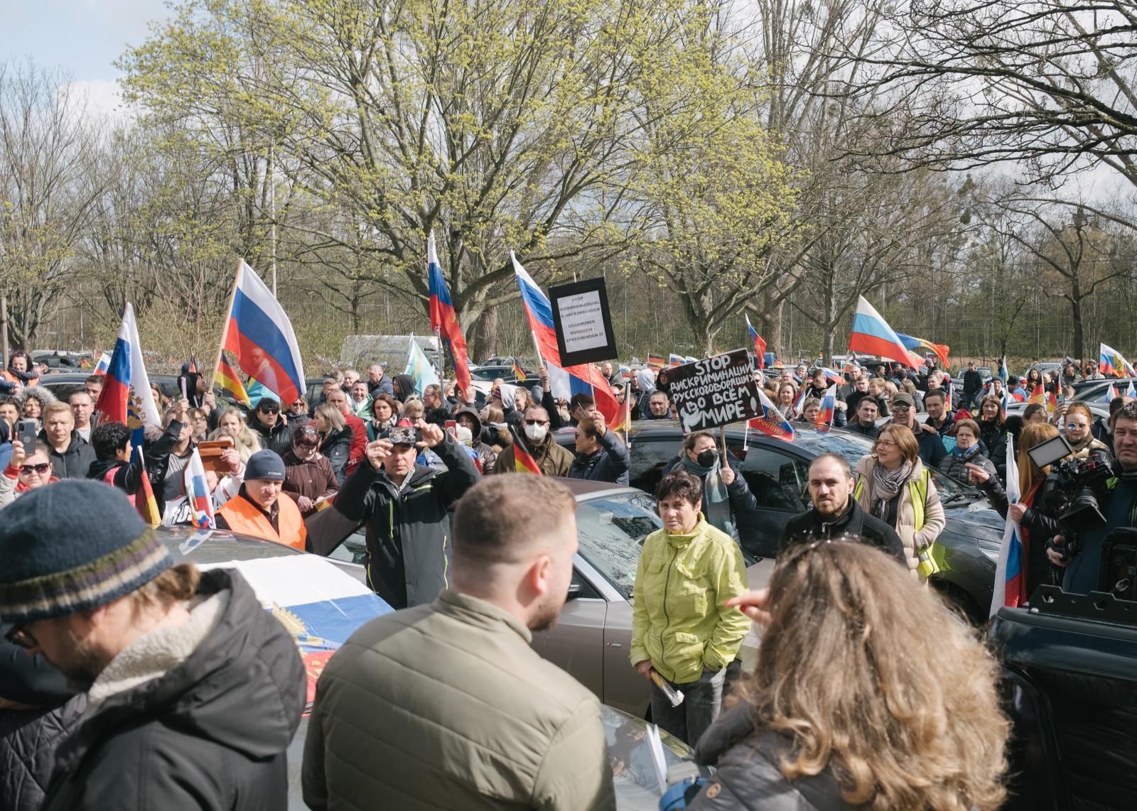 Russian Motorcade in Hanover Blocked - Pro-Russian protestors gather to protest against...