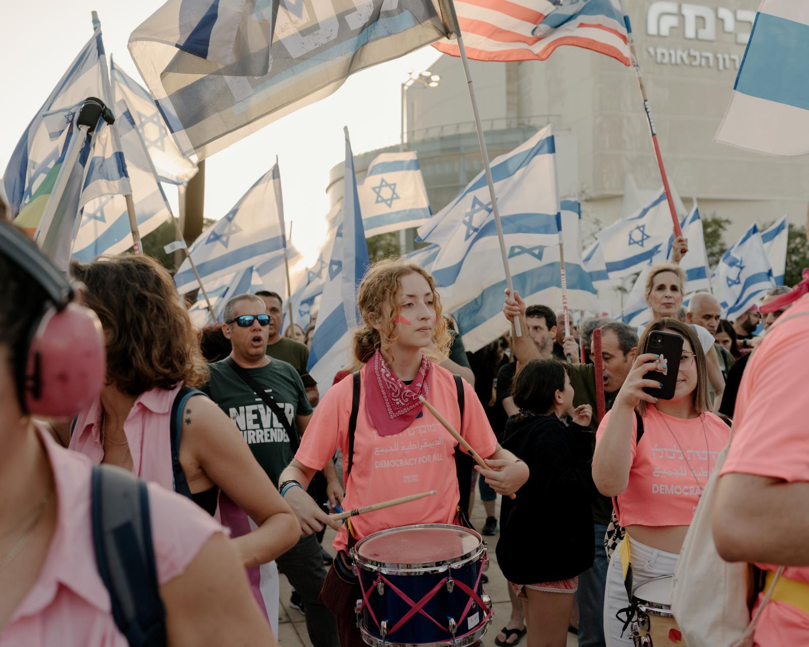 3 Juna 2023: Protesters against the judicial reforms in Tel Aviv. 