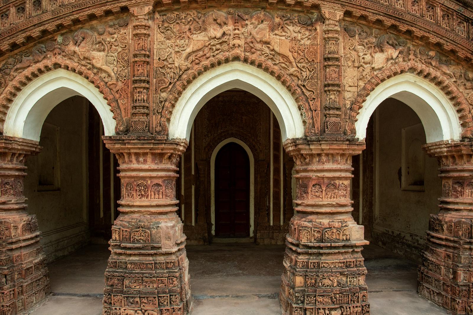Smithsonian Magazine-From Flower Markets and Colonial Forts to Shrines and Battlefields, Take a Journey Into the Heart of India (2025)