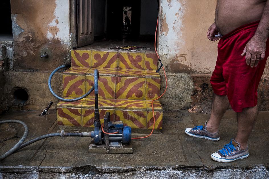 Manifiesto del Agua - Cuba - In some of the cities the water pressure is too low to...