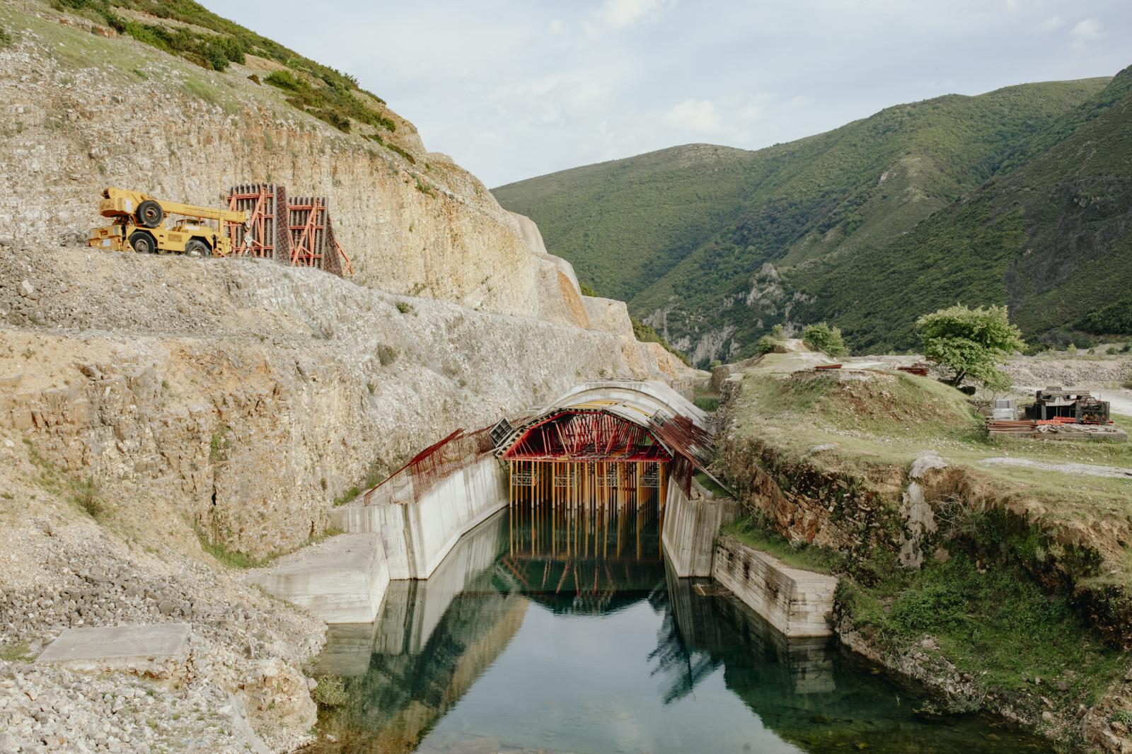 Stopped dam project in Kalivac. 