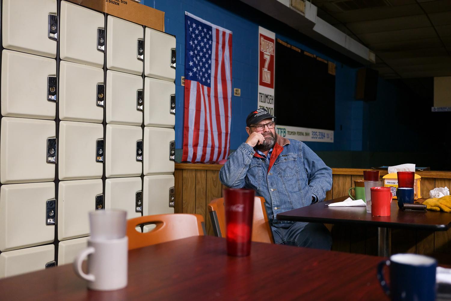 The New York Times - Lloyd Pister drinks coffee at Harvest Bowl in Tecumseh,...