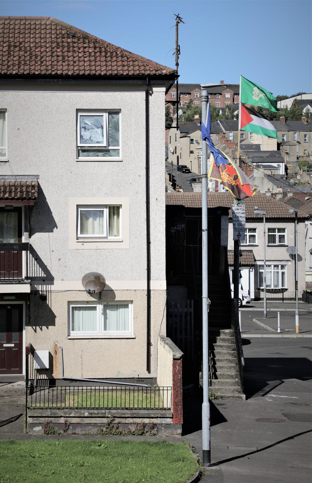 Belfast et Derry/Londonderry, deux villes européennes toujours divisées. -   