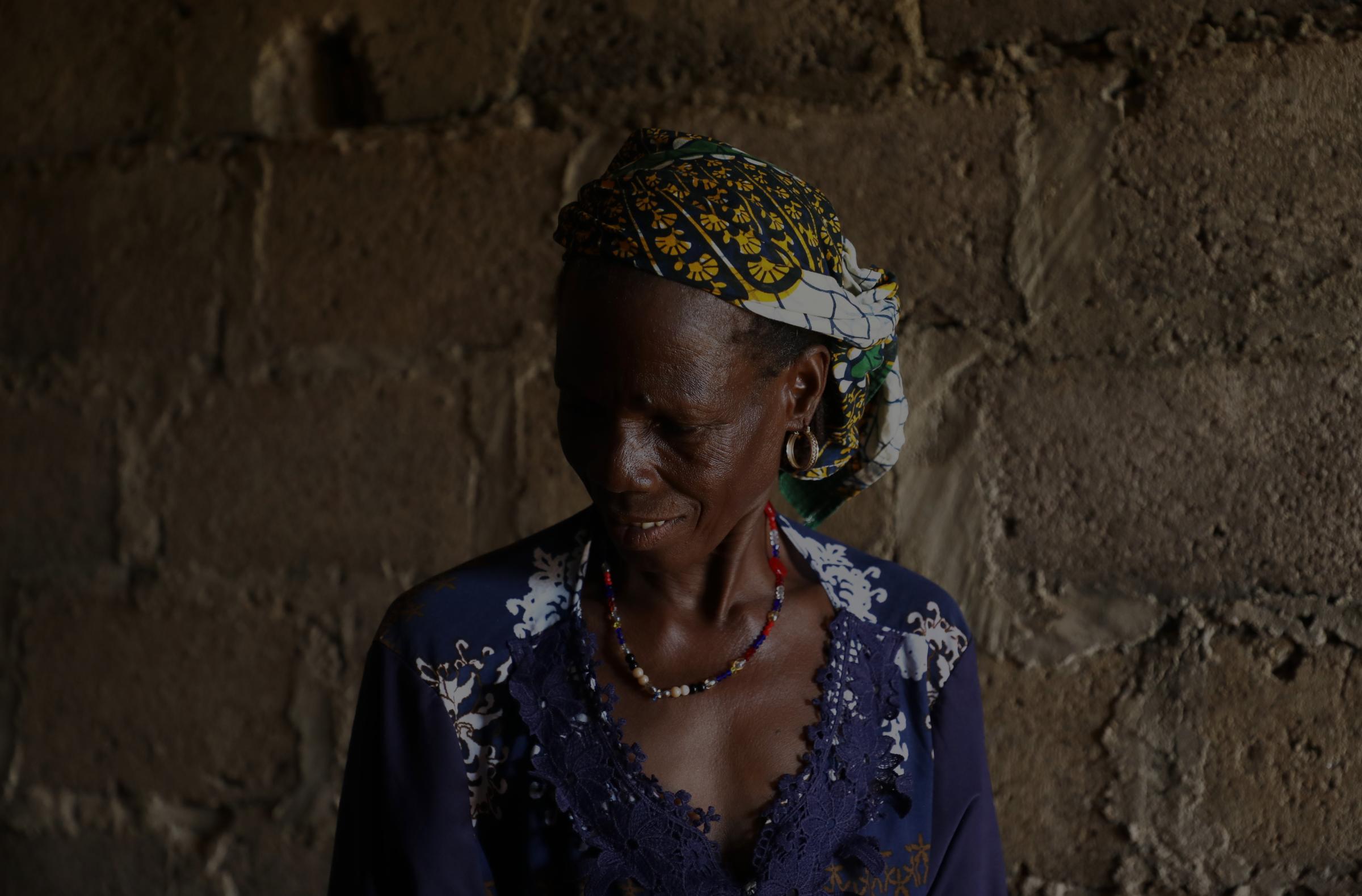 Art and Documentary Photography - Loading Gnambelegue13_10-05TL.JPG