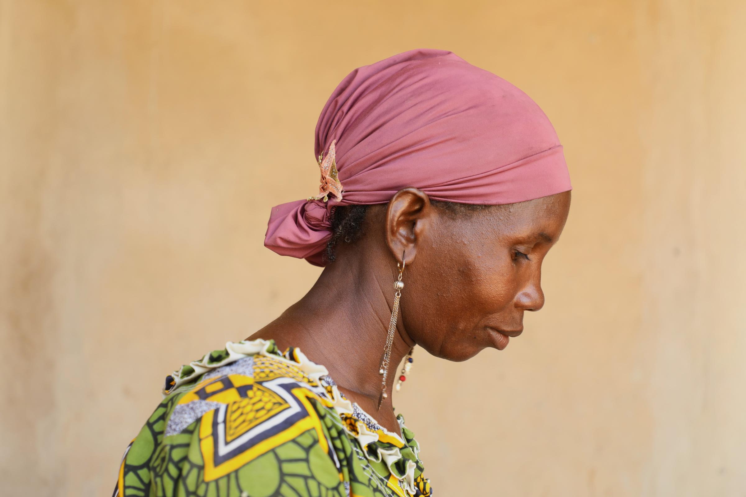 Art and Documentary Photography - Loading Gnambelegue22_10-05TL.JPG