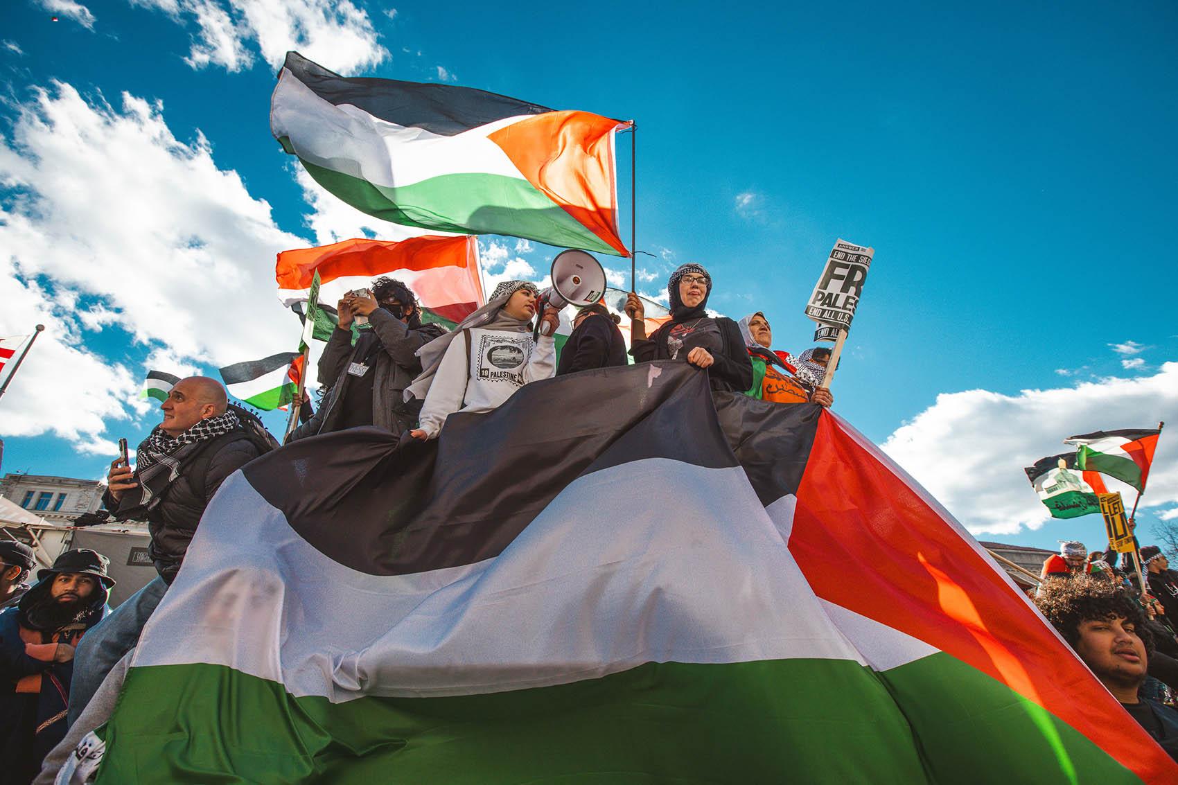 SINGLES - Upwards of 400,000 Pro-Palestine protestors take the...