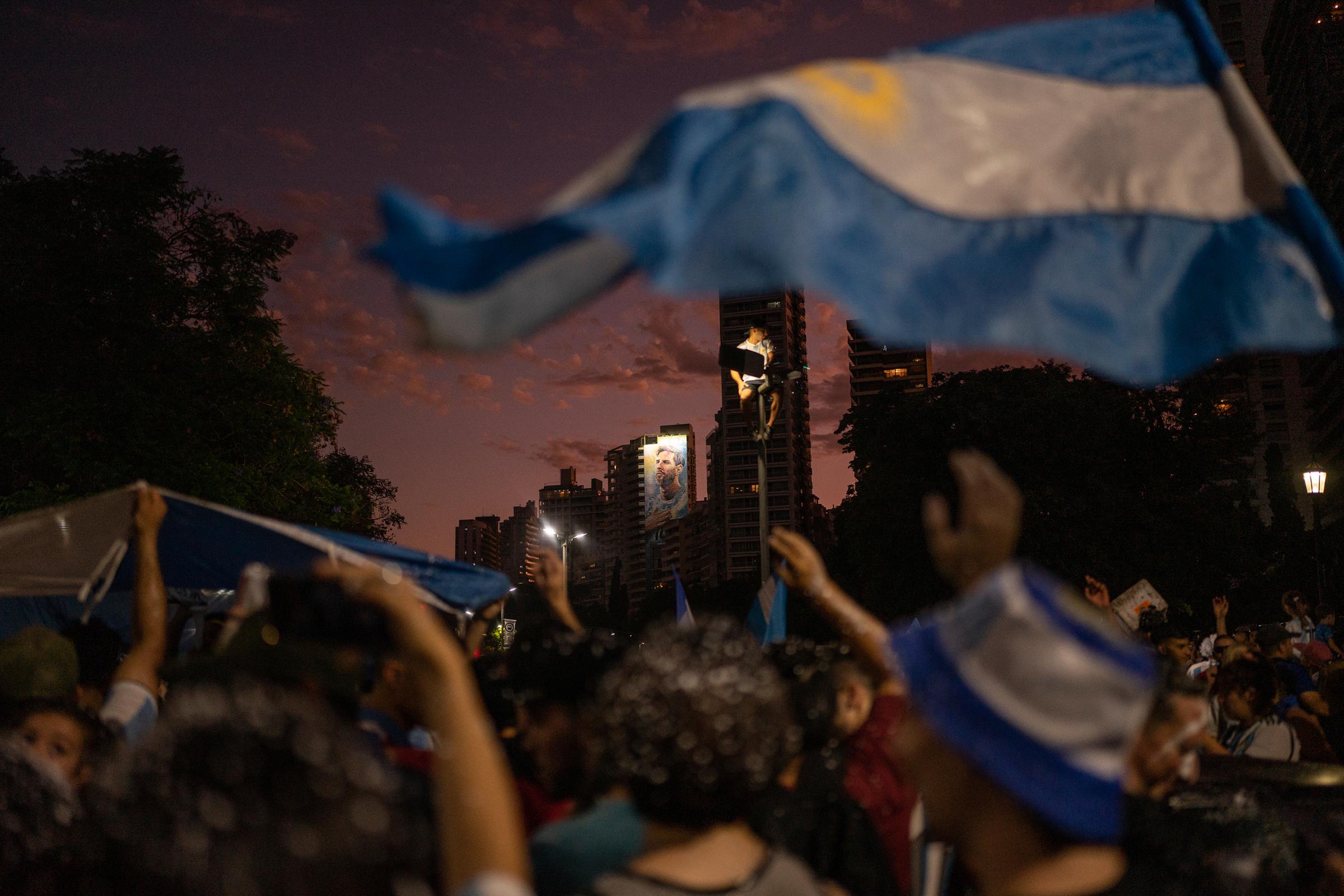 The city of Messi - Thousands of Argentine fans celebrate Argentina's...