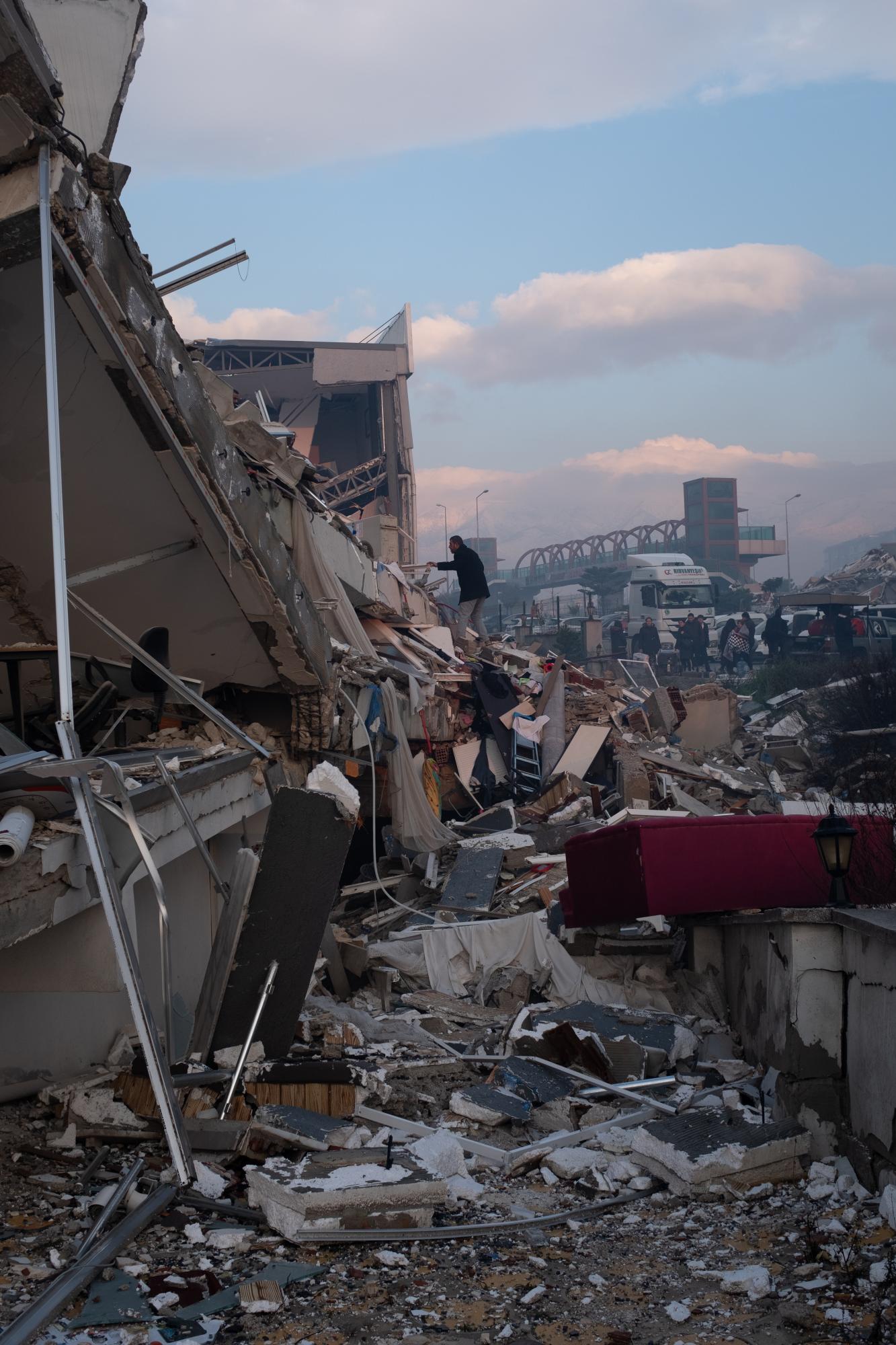 Earthquake in Turkey - Turquie, Antakya, 2023-02-07. Des survivants d’un...