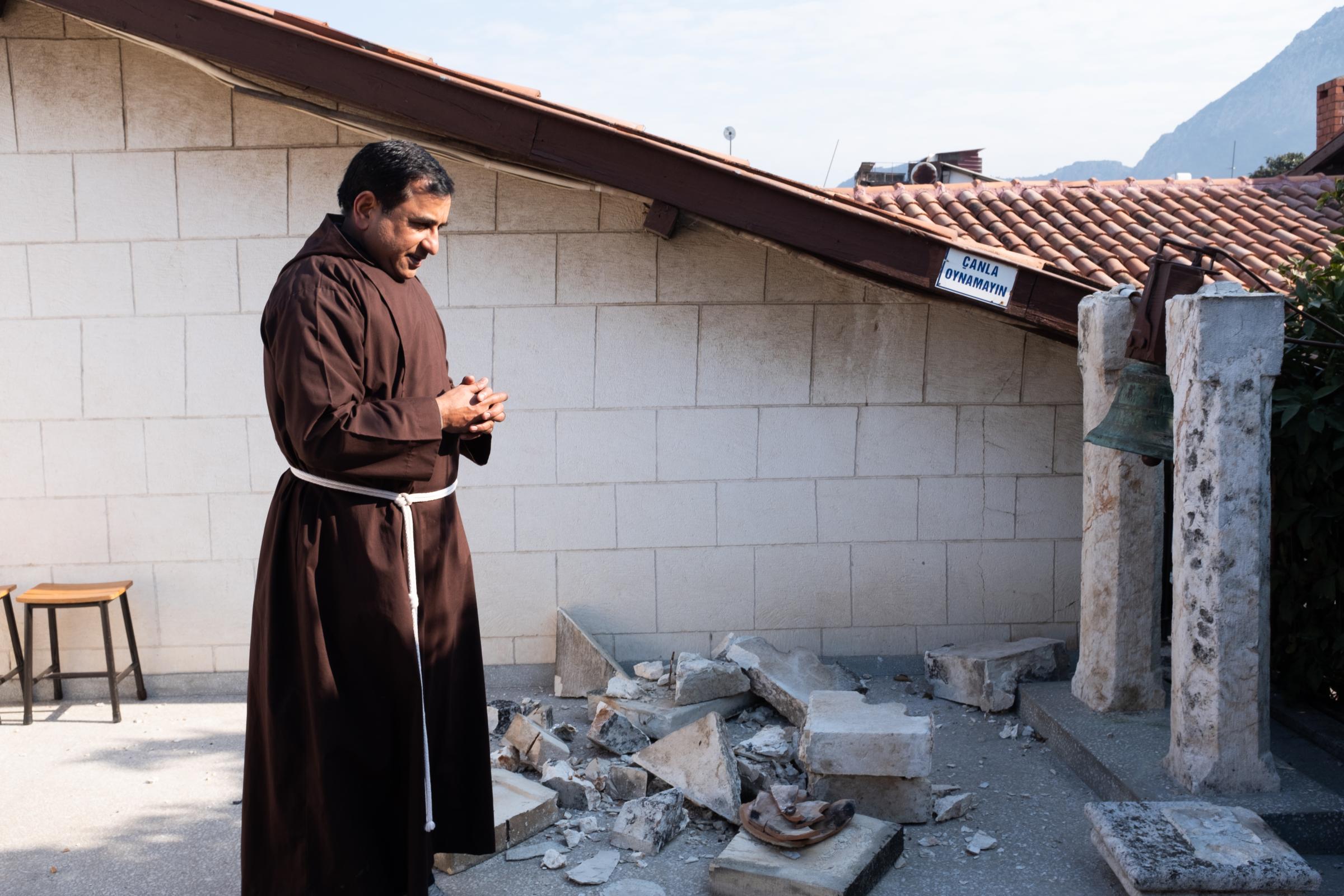 Earthquake in Turkey - Turquie, Antakya, 2023-02-11. Le père Francis...