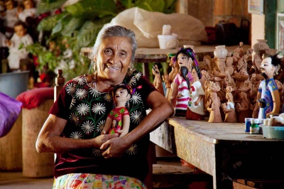 Singles -  Guillermina Aguilar - Oaxacan Ceramic Folk Artist /...