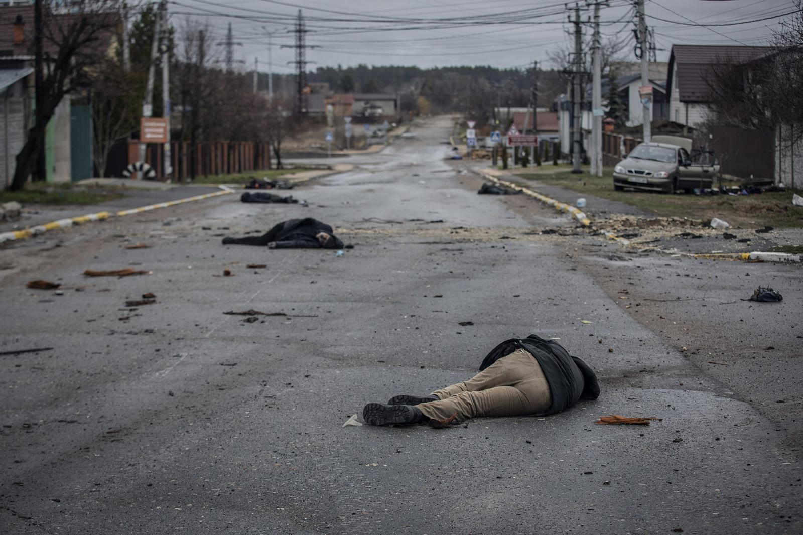  The lifeless bodies of more th...reet, in Bucha, April 2, 2022. 
