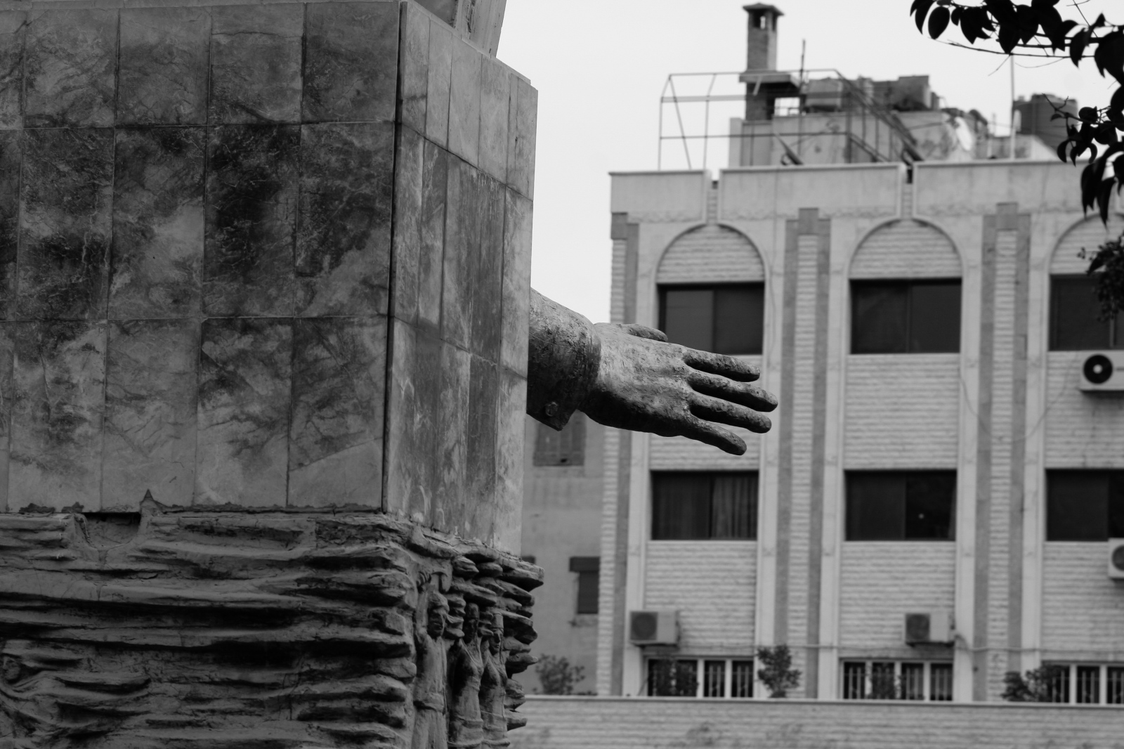 Ø§Ù„Ø£Ø³Ø¯ -  Hand of Hafez Assad, Damascsus, 2007 