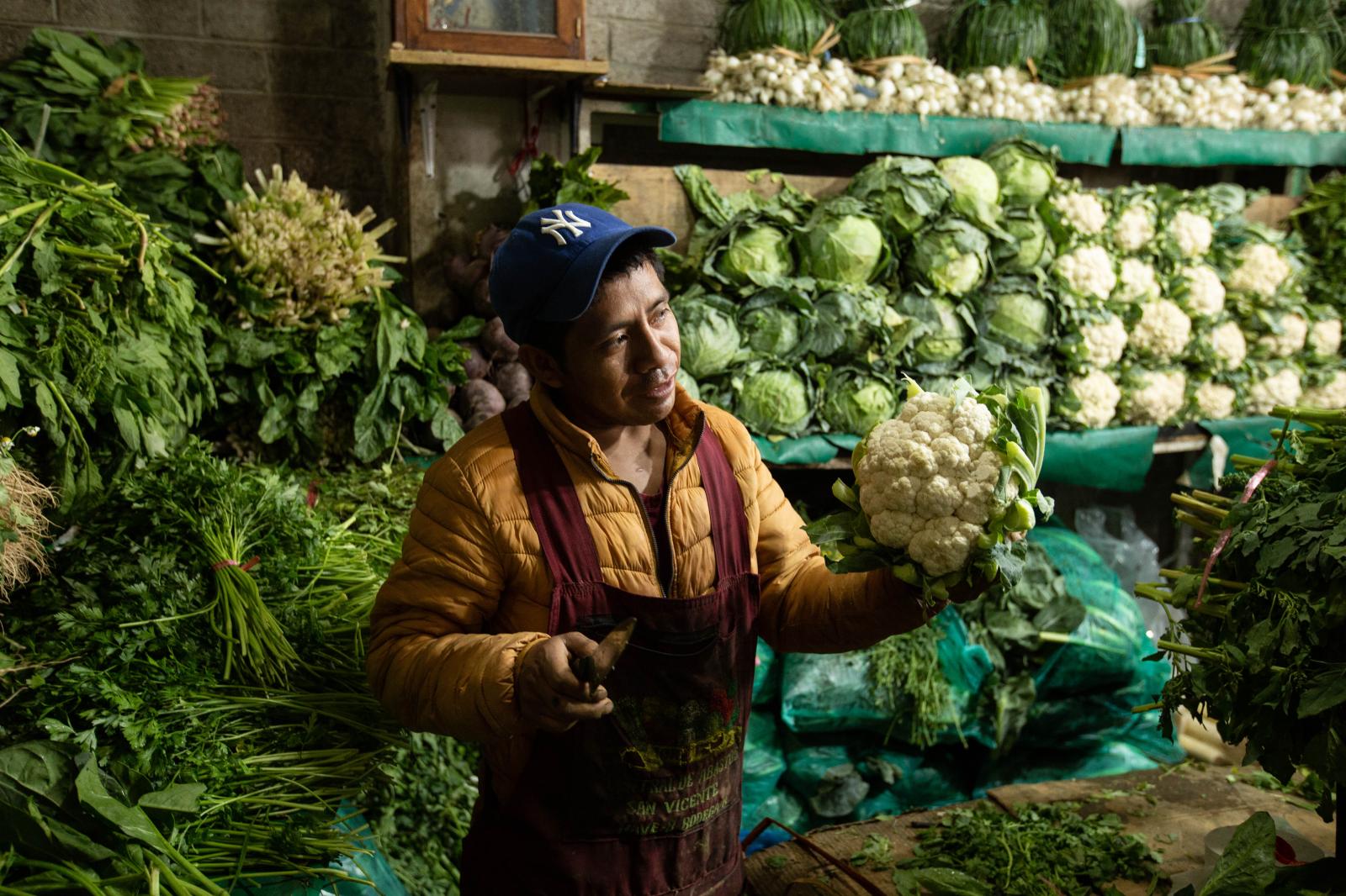 Cauliflower seller | Buy this image