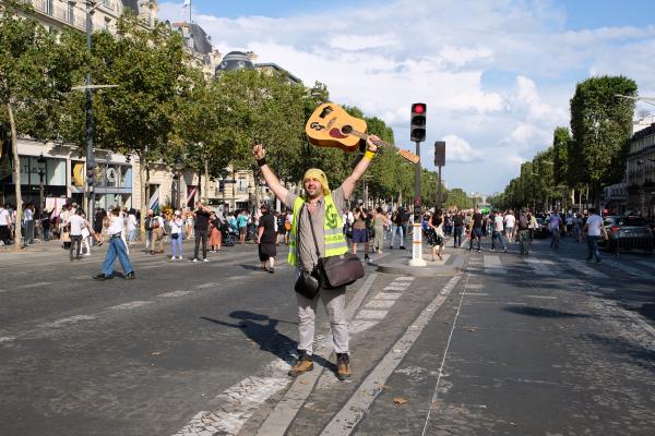 Gilets jaunes on the Champs-Élysées | Buy this image